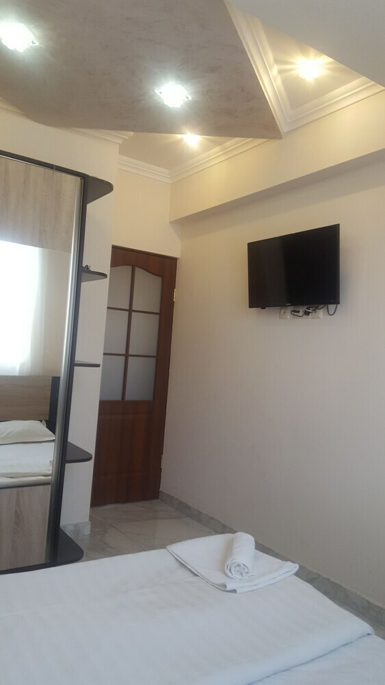 Hostal Friendship Hostel & Tours