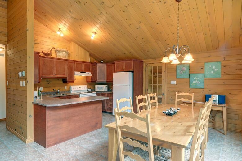 Chalet Squirrel