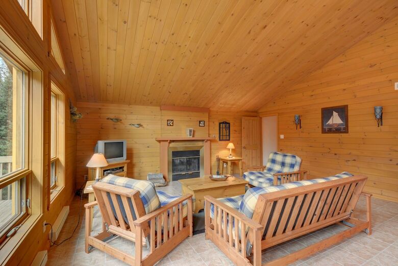 Chalet Squirrel