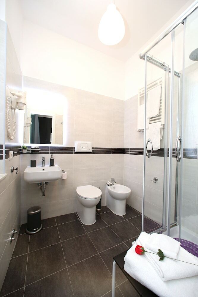 Hotel A 2 Passi Dai Musei Guest House