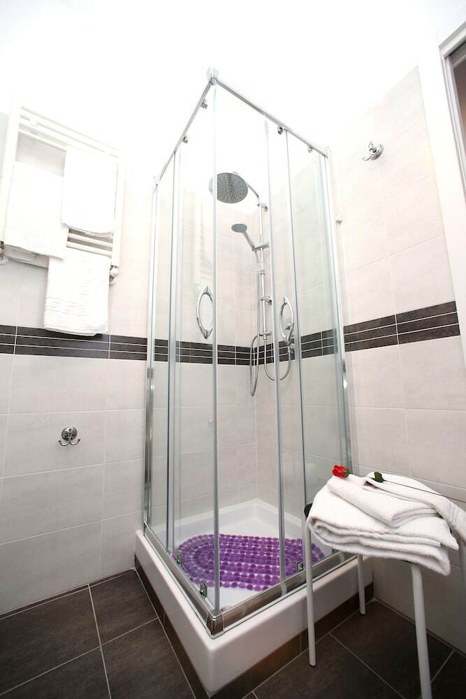 Hotel A 2 Passi Dai Musei Guest House