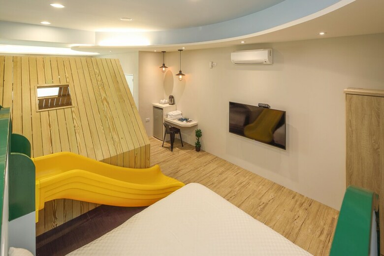 Hotel Happiness Yes Hostel