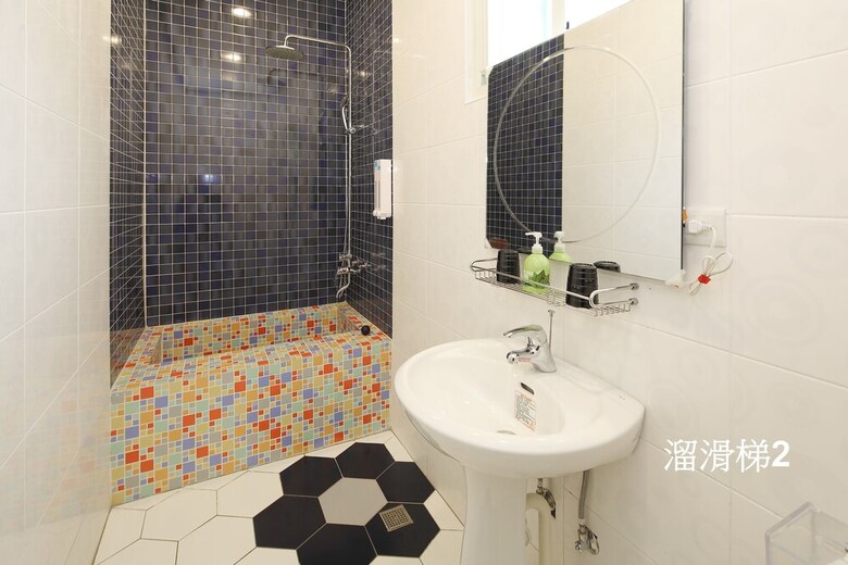 Hotel Happiness Yes Hostel