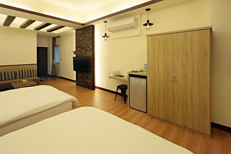 Hotel Happiness Yes Hostel