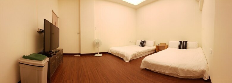 Hotel Happiness Yes Hostel
