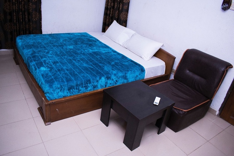 Day By Day Hotel