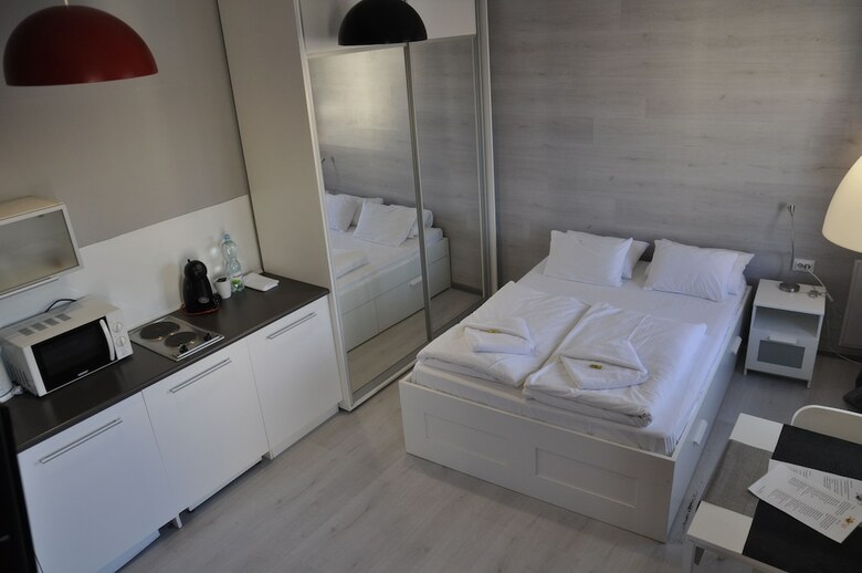 Z-one Aparthotel