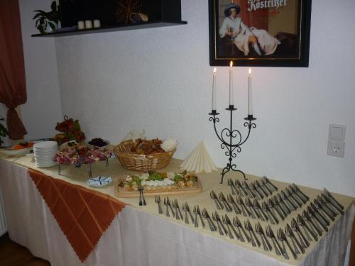 Hostal Hotel Waldhaus-hutzelh�h