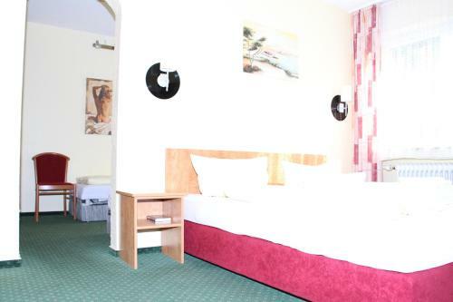 Hotel Holl Garni
