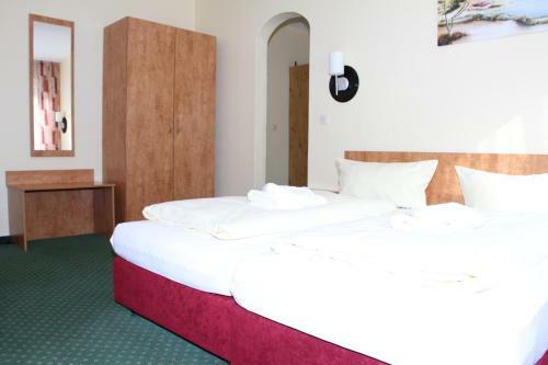 Hotel Holl Garni