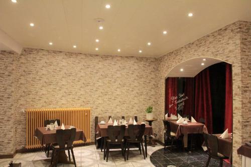 Hotel Holl Garni