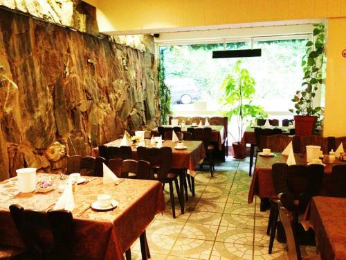 Hotel Holl Garni