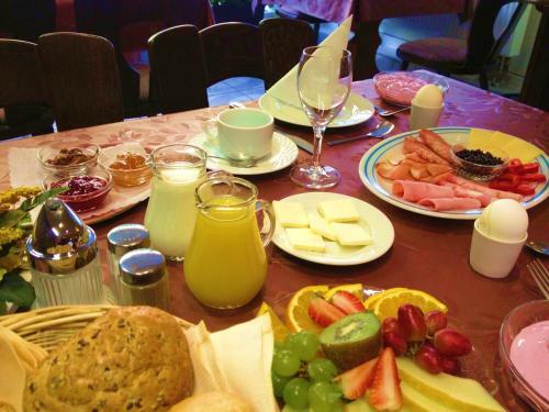 Hotel Holl Garni