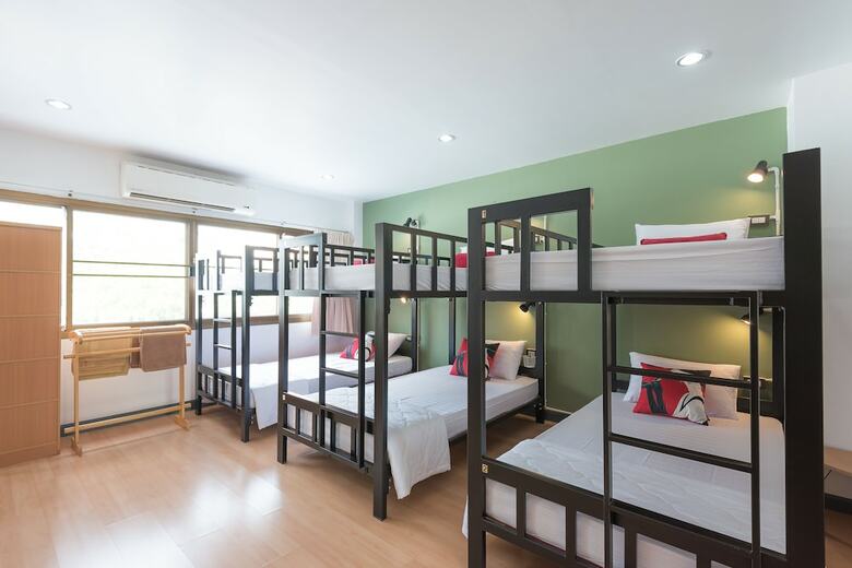 Hostal Baansu Hostel