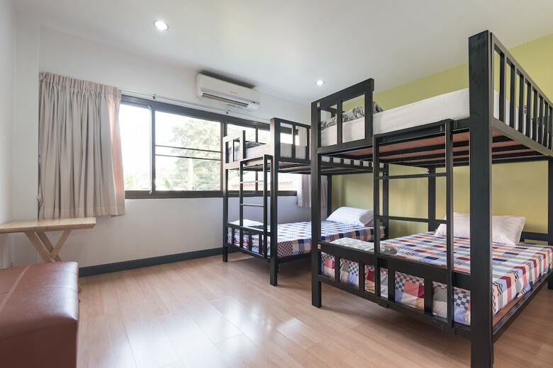 Hostal Baansu Hostel