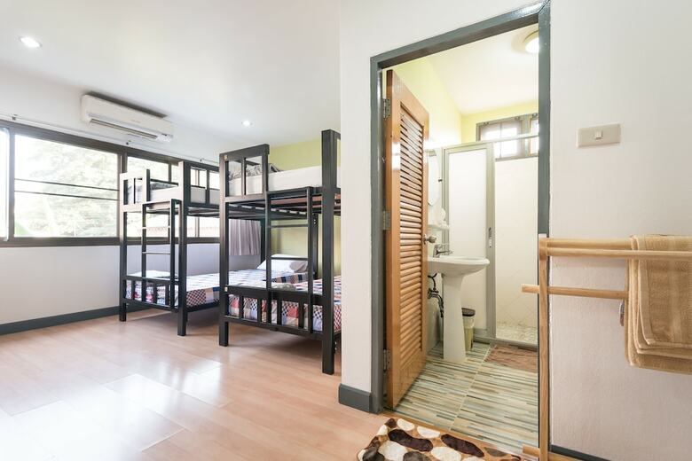 Hostal Baansu Hostel