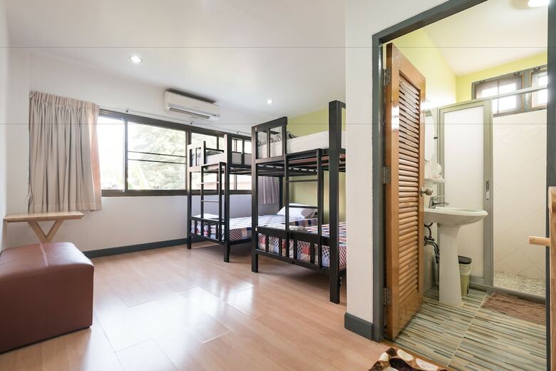Hostal Baansu Hostel