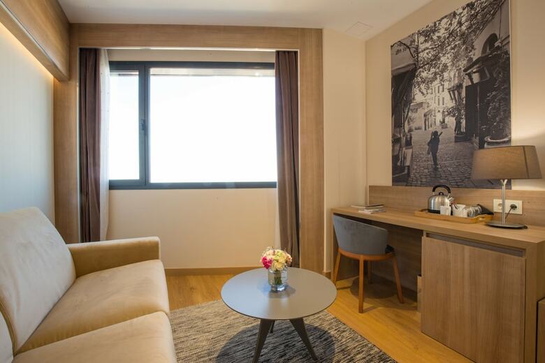 Lamaraz Arts Hotel