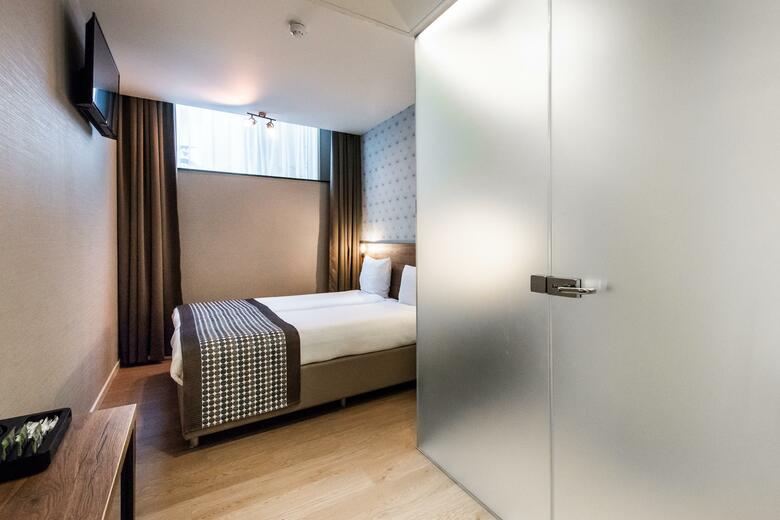 Melrose Hotel