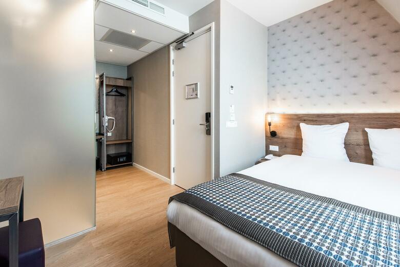 Melrose Hotel