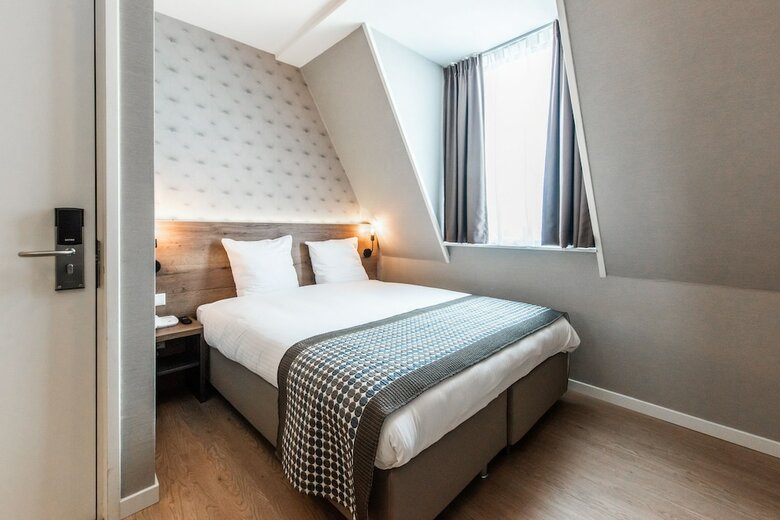 Melrose Hotel