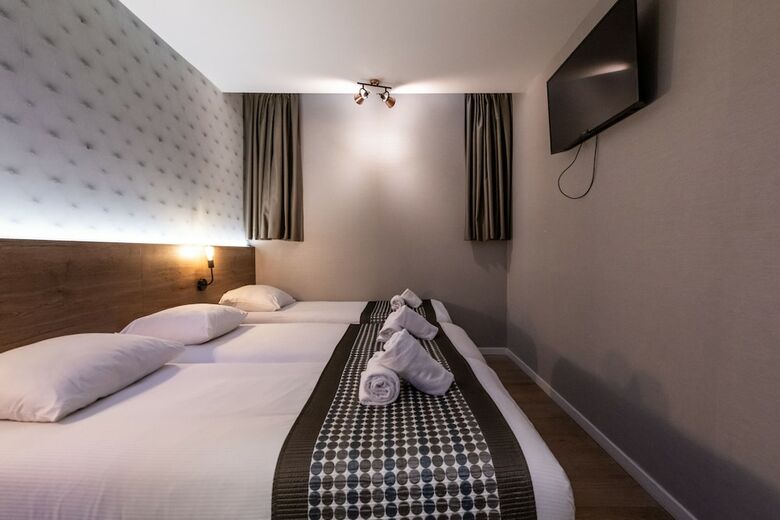 Melrose Hotel