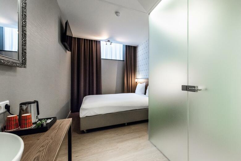 Melrose Hotel