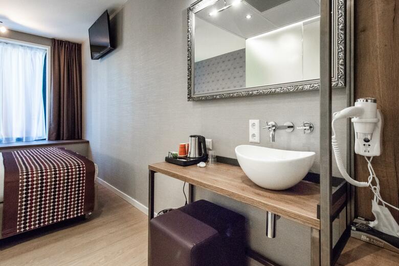 Melrose Hotel