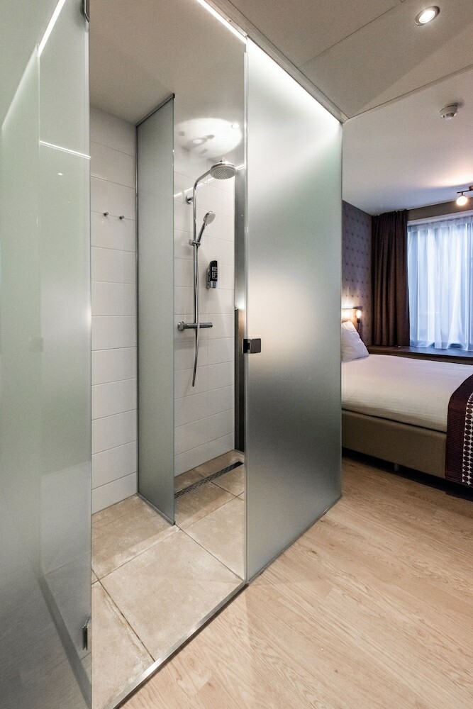 Melrose Hotel