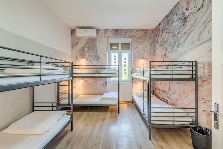 Hostal Adriatic Hostel