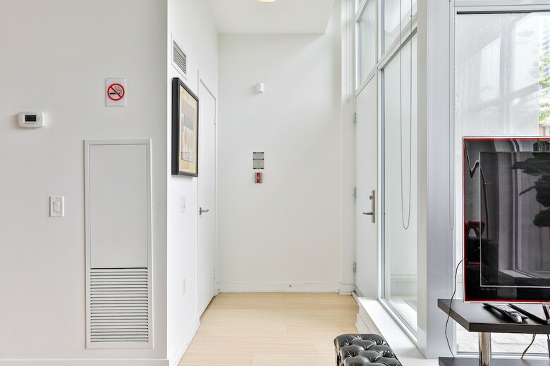 Gorgeous 2 Storey Townhouse