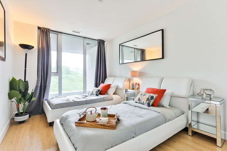 Gorgeous 2 Storey Townhouse