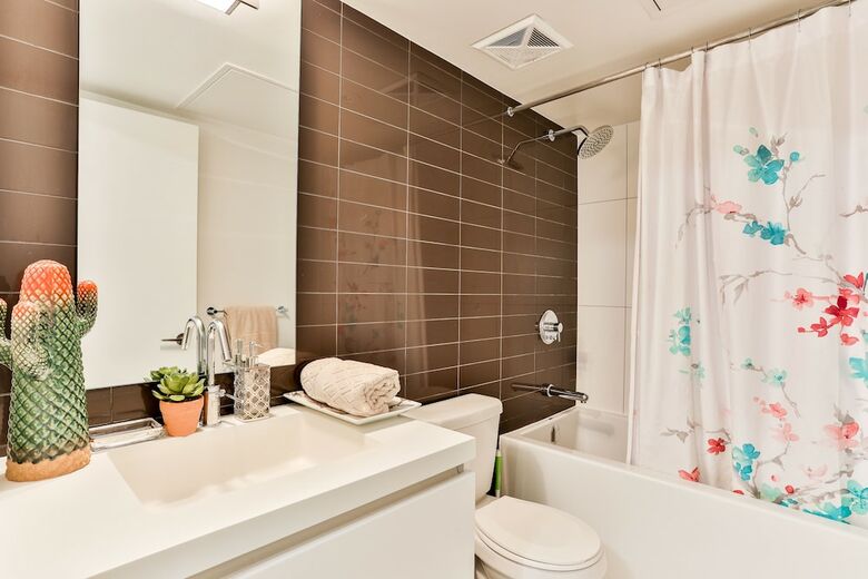Gorgeous 2 Storey Townhouse