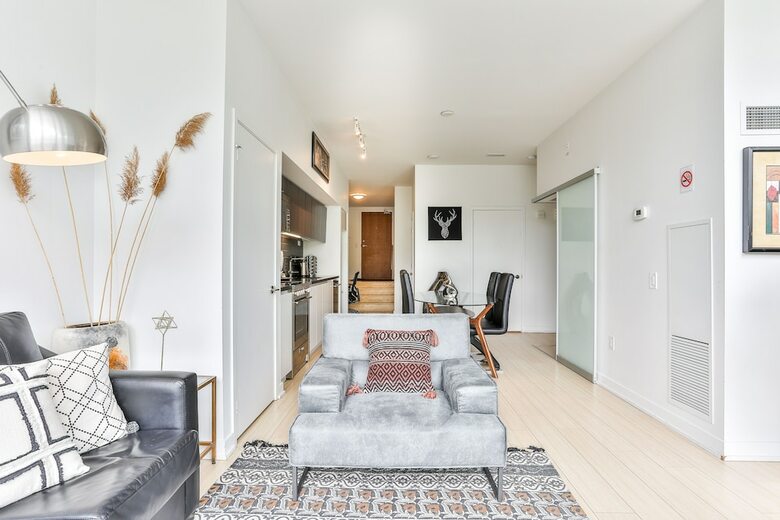 Gorgeous 2 Storey Townhouse