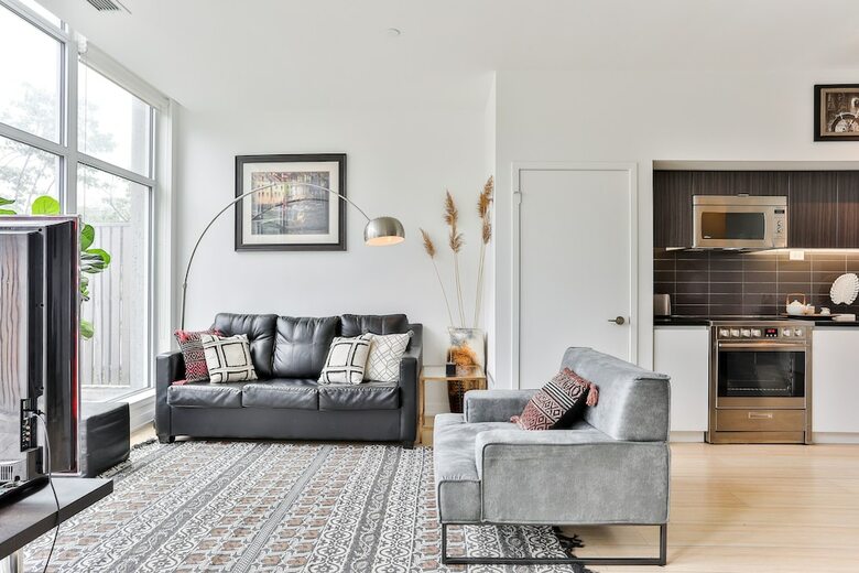 Gorgeous 2 Storey Townhouse