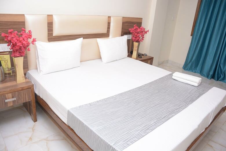 Hotel Golden Oasis Delhi