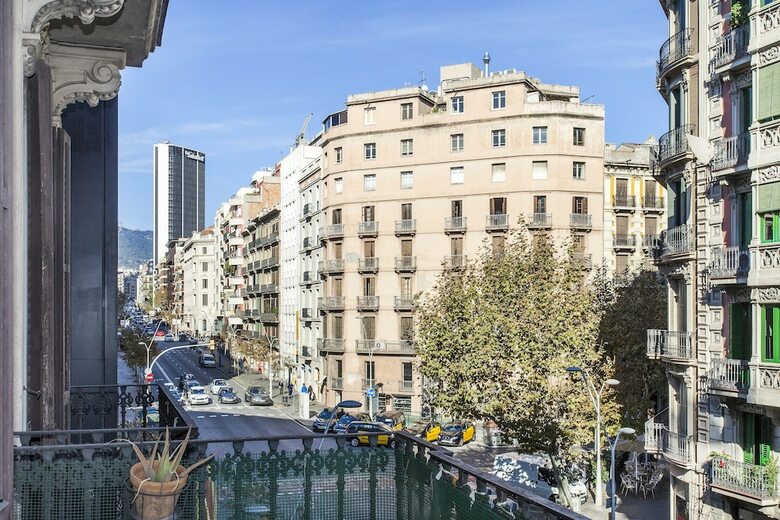 1402 - Elegant City Centre Apartment