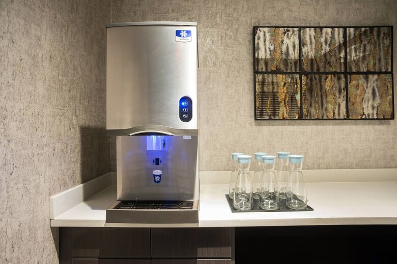 AC Hotel By Marriott Worcester