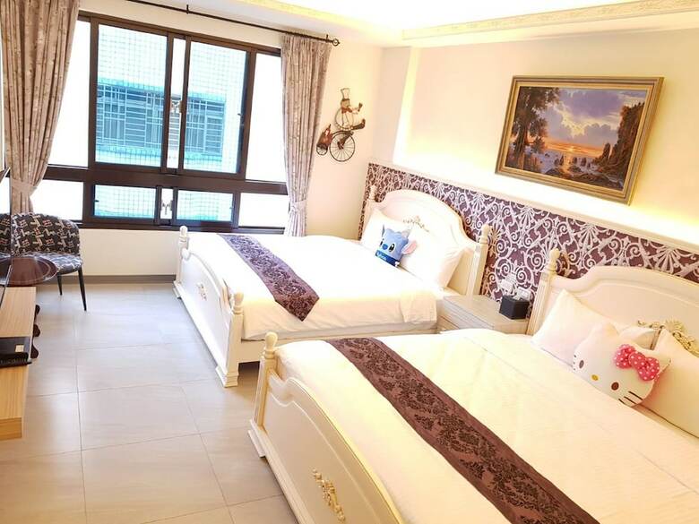 Hotel Happiness Is Coming (Sunwater)