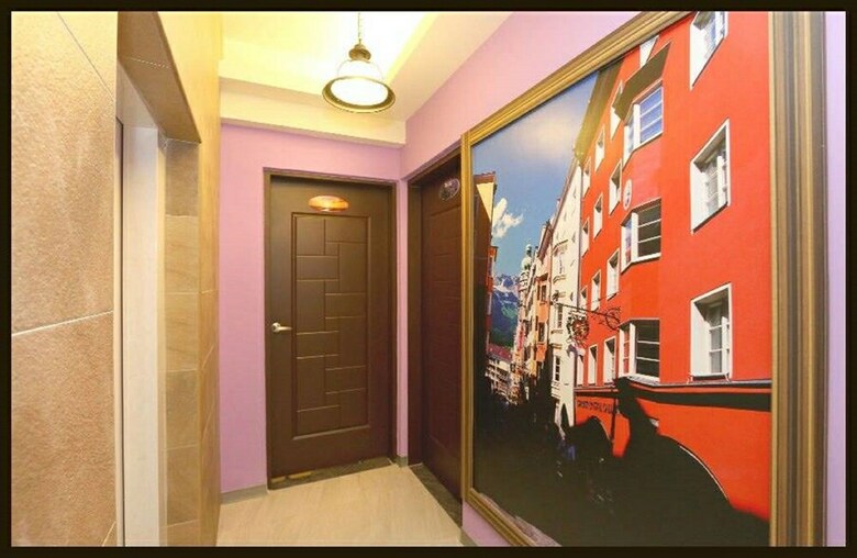 Hotel Happiness Is Coming (Sunwater)