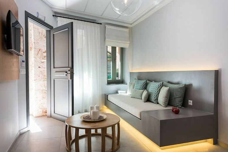 Hotel The 48 Suites