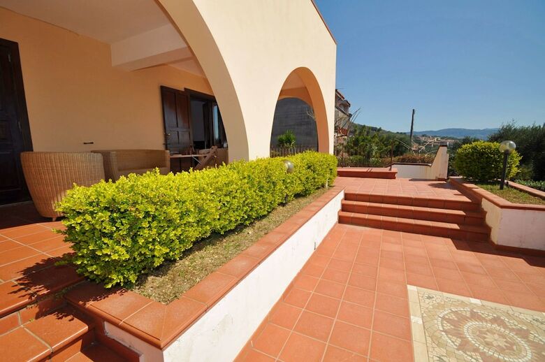 Amami Viaggi - Villa Carolina