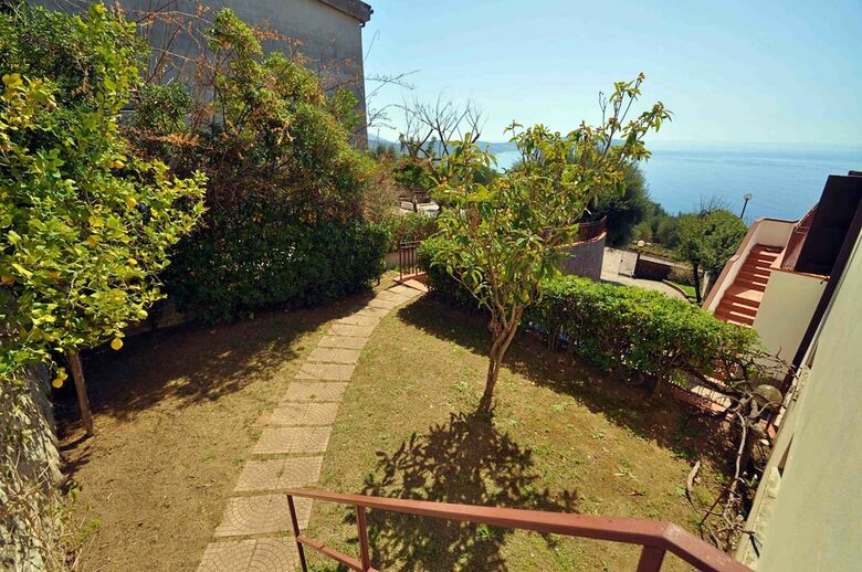 Amami Viaggi - Villa Carolina