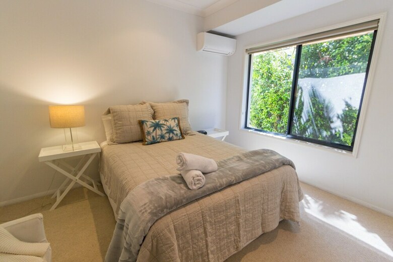 Maureen Waterfront Holiday House