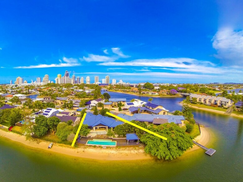 Maureen Waterfront Holiday House