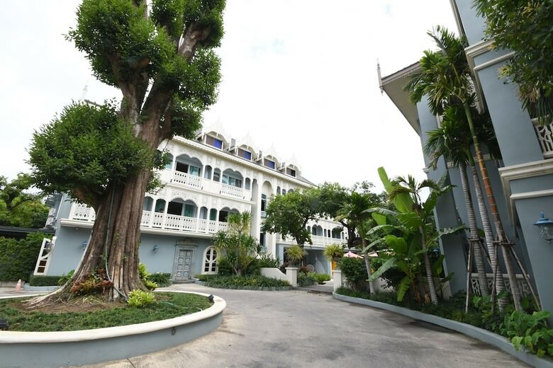 At Pingnakorn Riverside Hotel Chiangmai