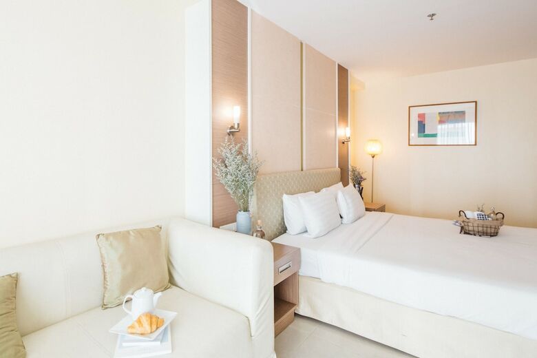 Clef Hotel