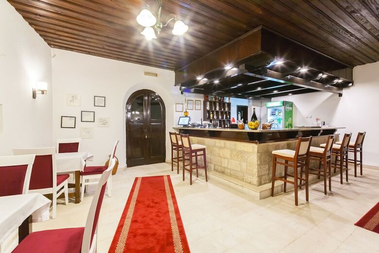 Hotel Kulla E Balshajve