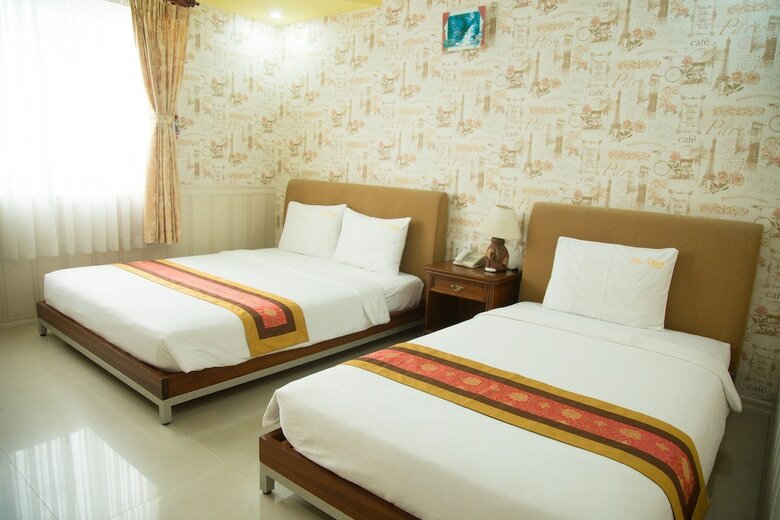Golden Plus Hotel