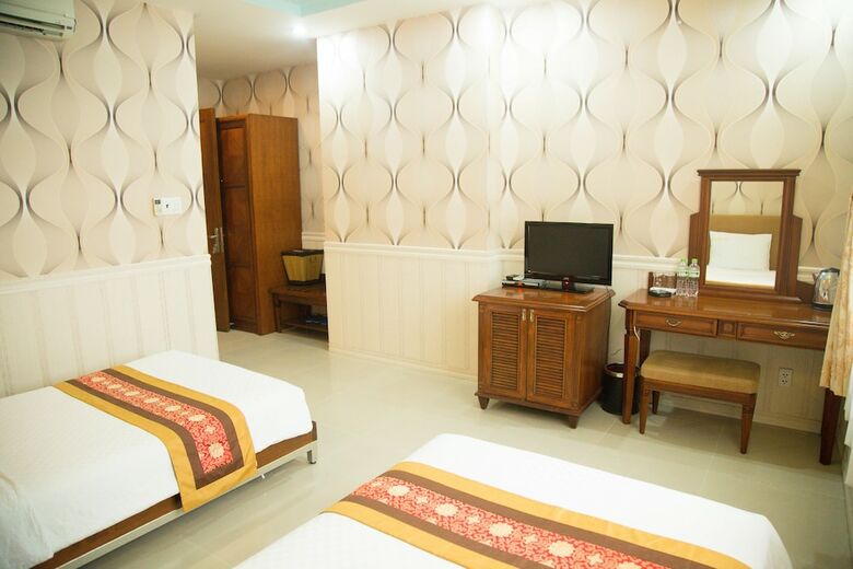 Golden Plus Hotel